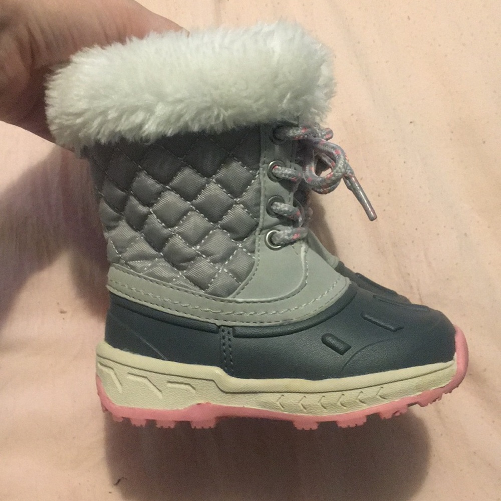 Snow boots